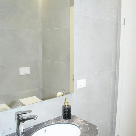 Lindi's 4/6 Tirana
