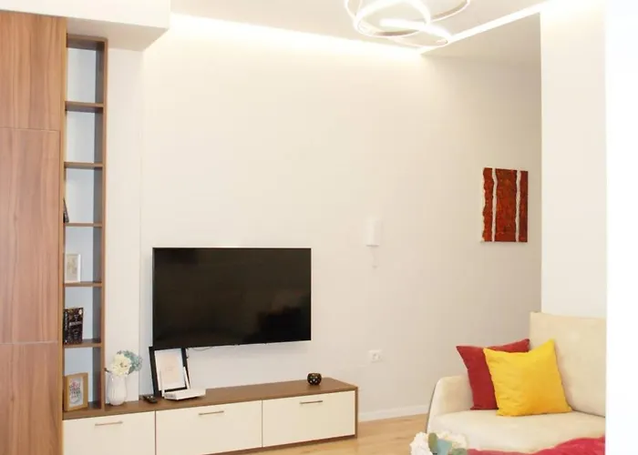 Lindi's 4/6 Appartamento Tirana